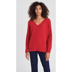 White + Warren - Cashmere Ribbed V Neck Sweater in Auburn Red Size S